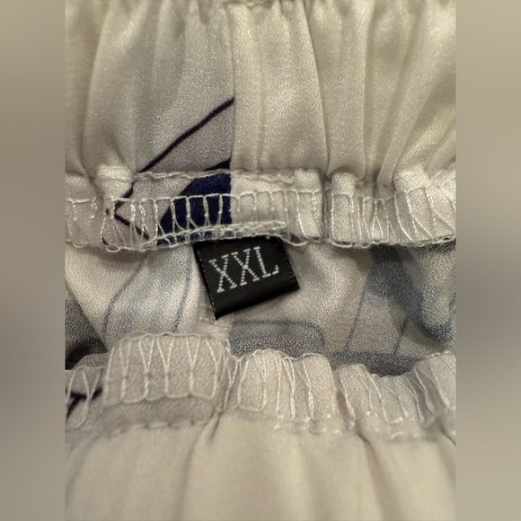 NWOT Women’s Patterned High Waisted Pull On Shorts Size XXL - Picture 2 of 3